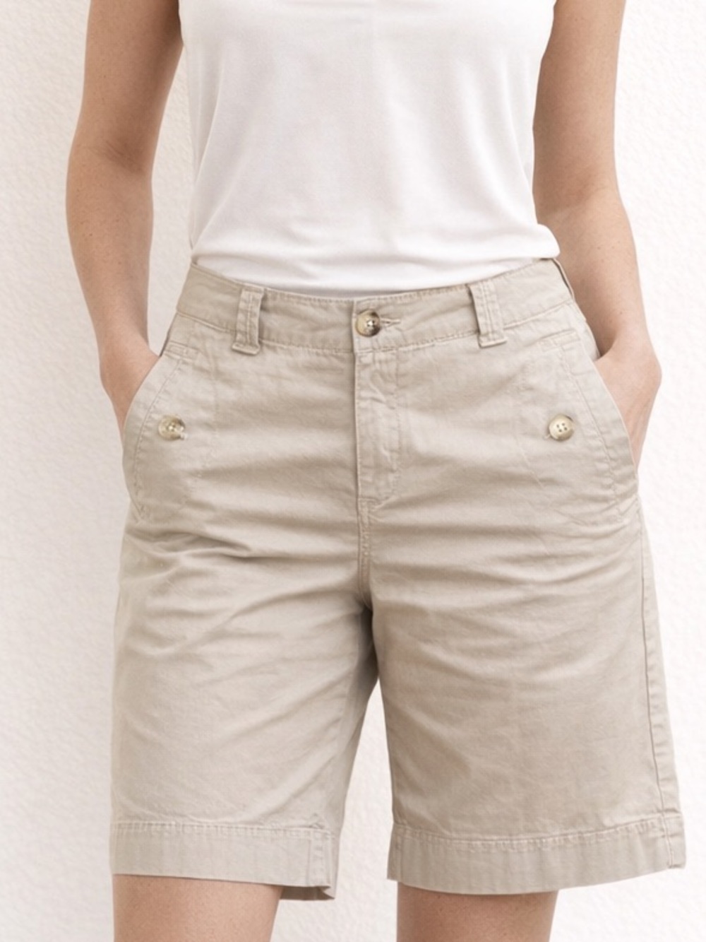 Eddie Bauer Mercer Fit Preppy Button Pocket Shorts Size 4 Petite